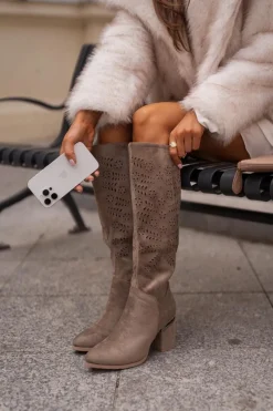 New Ażurowe Kozaki Damskie Na Słupku Z Eko Zamszu Vinceza 16443 Ciemnobeżowe Damskie Kozaki Ażurowe|Kozaki Przed Kolano