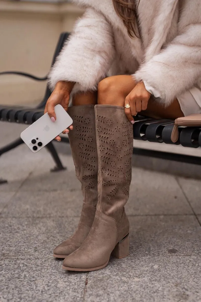 New Ażurowe Kozaki Damskie Na Słupku Z Eko Zamszu Vinceza 16443 Ciemnobeżowe Damskie Kozaki Ażurowe|Kozaki Przed Kolano