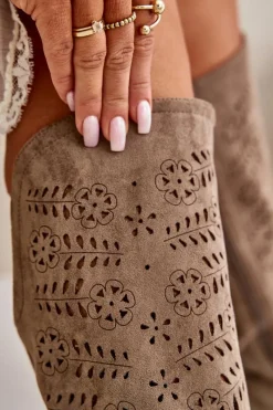 New Ażurowe Kozaki Damskie Na Słupku Z Eko Zamszu Vinceza 16443 Ciemnobeżowe Damskie Kozaki Ażurowe|Kozaki Przed Kolano