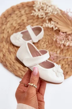 New Evento Balerinki Dziecięce Zapinane Na Rzep Z Ozdobą Białe Serinde