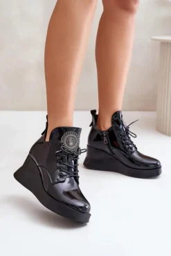 Online Buty damskie Vinceza Botki Damskie Lakierowane Na Koturnie Ocieplane Vinceza 66706 Czarne