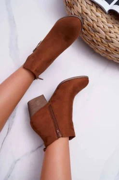 Botki Na Słupku|Brązowe I Beżowe Botki><noscript><img width=