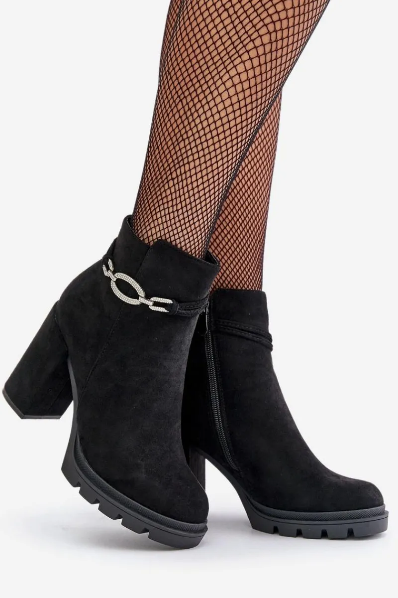 Best Boto Botki Damskie Na Słupku Eko Zamszowe Z Ozdobnym Paskiem Czarne Maivone Czarny