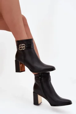 Boto Botki Damskie Na Słupku Z Paskiem I Złotym Detalem Czarne Galinne Czarny