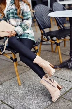 Botki Na Słupku|Brązowe I Beżowe Botki><noscript><img width=