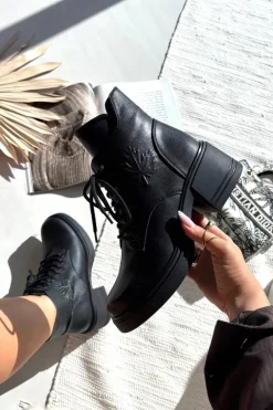 Hot Botki Damskie Skórzane Na Klocku Ocieplane Vinceza 39950 Czarne Damskie Botki Ocieplane|Botki Sznurowane