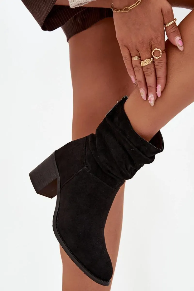 Damskie buty S.Barski Botki Damskie Z Marszczeniem Na Słupku S.Barski HY52-516 Czarne Czarny