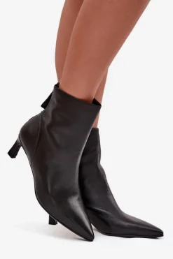 Sale Damskie buty S.Barski Botki Damskie Z Naturalnej Skóry Na Obcasie D&A CR52-661 Czarne Czarny