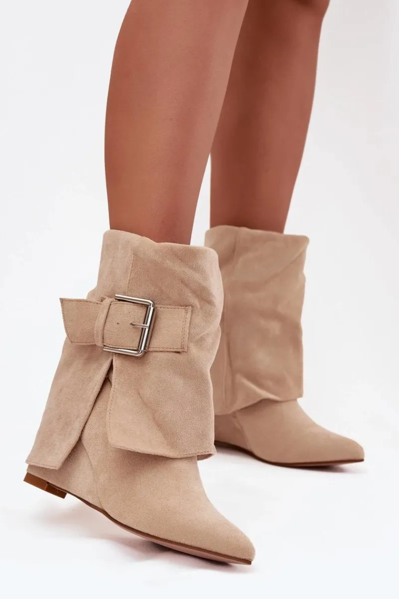 Sale Boto Botki Na Koturnie Z Wywiniętą Cholewką I Klamrą Eko Zamszowe Beżowe Vortinia