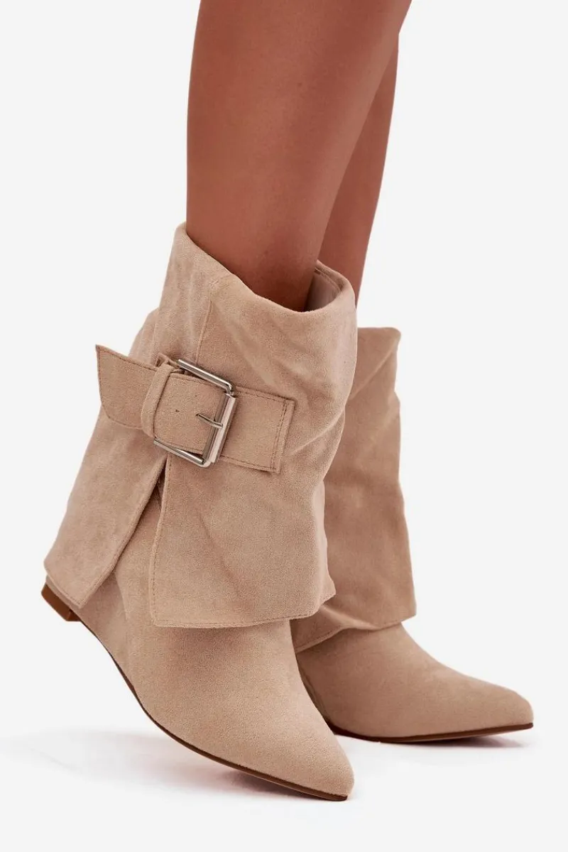 Sale Boto Botki Na Koturnie Z Wywiniętą Cholewką I Klamrą Eko Zamszowe Beżowe Vortinia