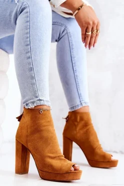 Botki Na Słupku|Czarne Botki></noscript>Boto Botki Na Słupku Odkryte Palce Camel Adore