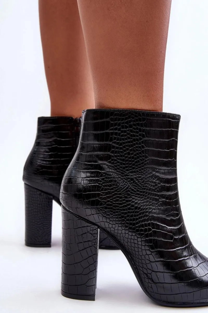 Discount Boto Botki Na Słupku Wężowy Wzór Czarne Daldala