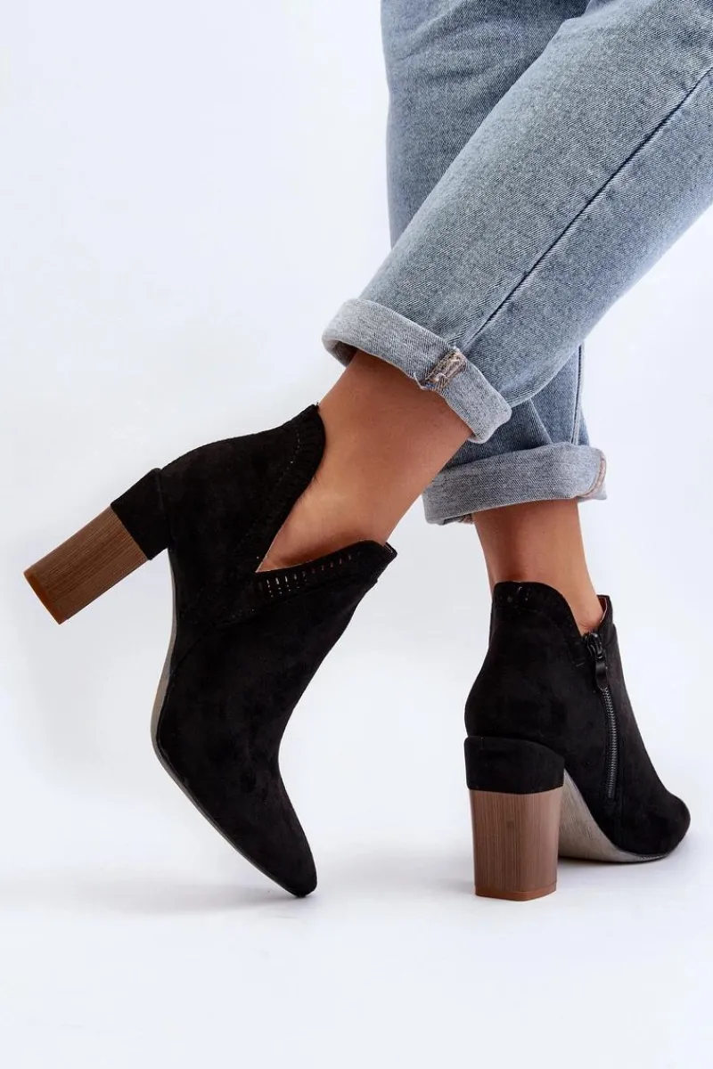 Clearance Boto Botki Na Słupku Z Ażurowym Wzorem Czarne Vailen