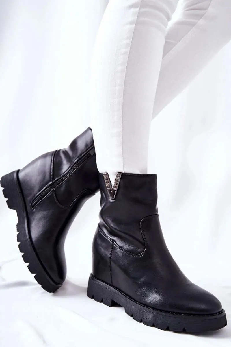 Outlet Botki Na Ukrytym Koturnie Z Emblematem Czarne Tivera Damskie Botki Na Koturnie|Czarne Botki