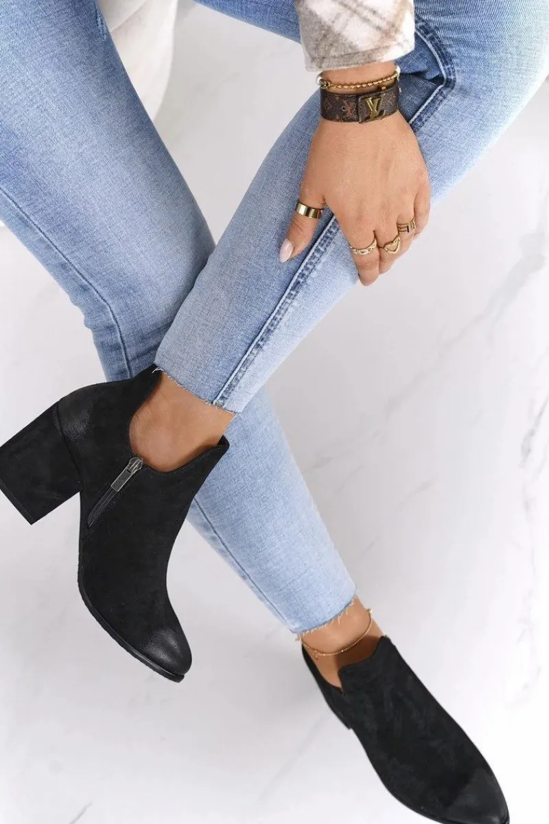 Sale Buty damskie Vinceza Botki Z Wycięciami Na Słupku Vinceza 21-10558 Czarne