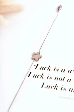 Bransoletki>Glam Chic Bransoletka Na Cienkim Łańcuszku Z Dużym Kwiatem Srebrna