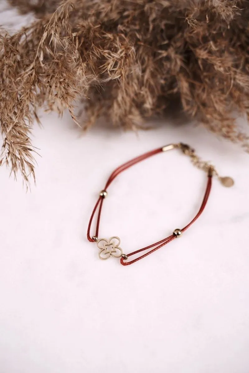 Bransoletki>Boto Bransoletka Złota Koniczynka Czerwony Sznurek Truelove