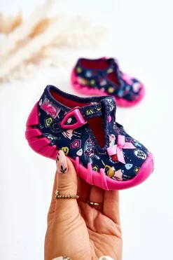 BEFADO Buty Papcie Supergirl Z Kokardką 110P456 Granatowe