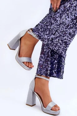 Sandały Na Obcasie></noscript>Boto Błyszczące Sandałki Na Masywnym Obcasie Srebrne Calmi Srebrny