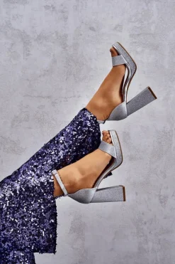 Sandały Na Obcasie></noscript>Boto Błyszczące Sandałki Na Masywnym Obcasie Srebrne Calmi Srebrny