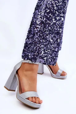 Sandały Na Obcasie></noscript>Boto Błyszczące Sandałki Na Masywnym Obcasie Srebrne Calmi Srebrny