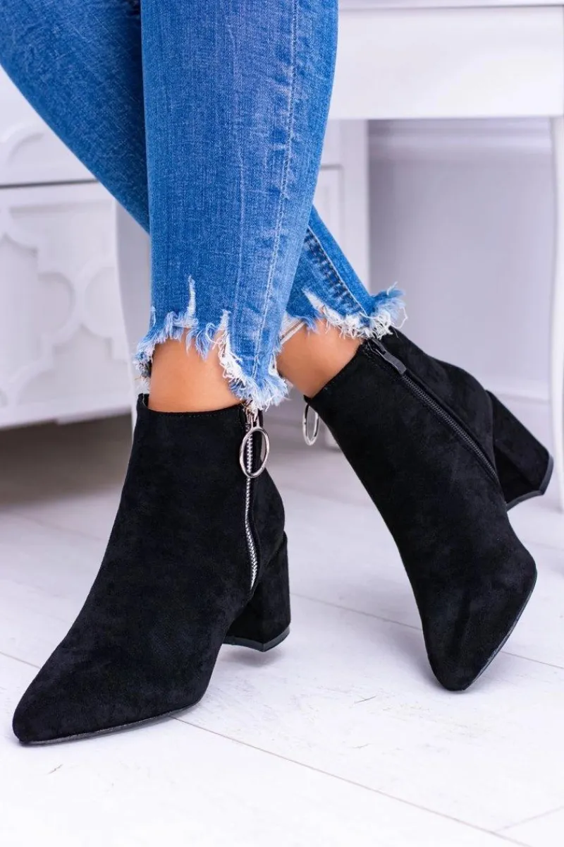 Sale Boto Czarne Zamszowe Botki Na Słupku w Szpic Jonnes