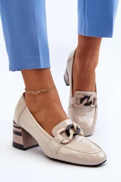 Outlet Buty damskie Vinceza Czółenka Lakierowane Z Łańcuchem Beżowe Paliotte