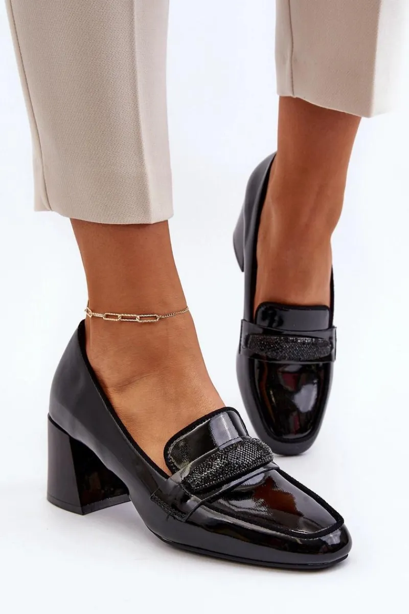 New Buty damskie Vinceza Czółenka Lakierowane Z Ozdobą Czarne Samassa