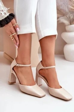 Czółenka Na Słupku|Czółenka Klasyczne><noscript><img width=