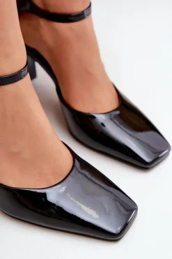 Hot Boto Czółenka Na Słupku Z Lakierowanej Eko Skóry Czarne Emindria