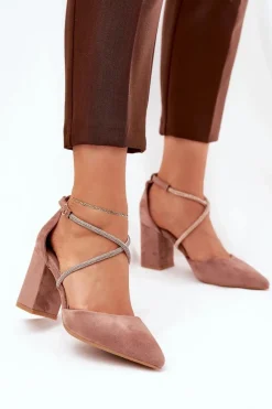 Sale Czółenka Ze Szpiczastymi Noskami I Zdobionymi Paseczkami Na Słupku Ciemnobeżowe Verithas Damskie Czółenka Zamszowe|Czółenka Na Słupku