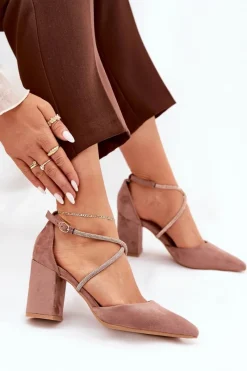 Sale Czółenka Ze Szpiczastymi Noskami I Zdobionymi Paseczkami Na Słupku Ciemnobeżowe Verithas Damskie Czółenka Zamszowe|Czółenka Na Słupku