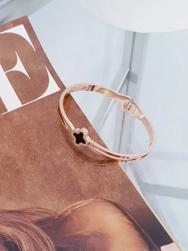 Bransoletki>Boto Damska Bransoleta Stalowa Z Kwiatkiem Różowe Złoto Neo