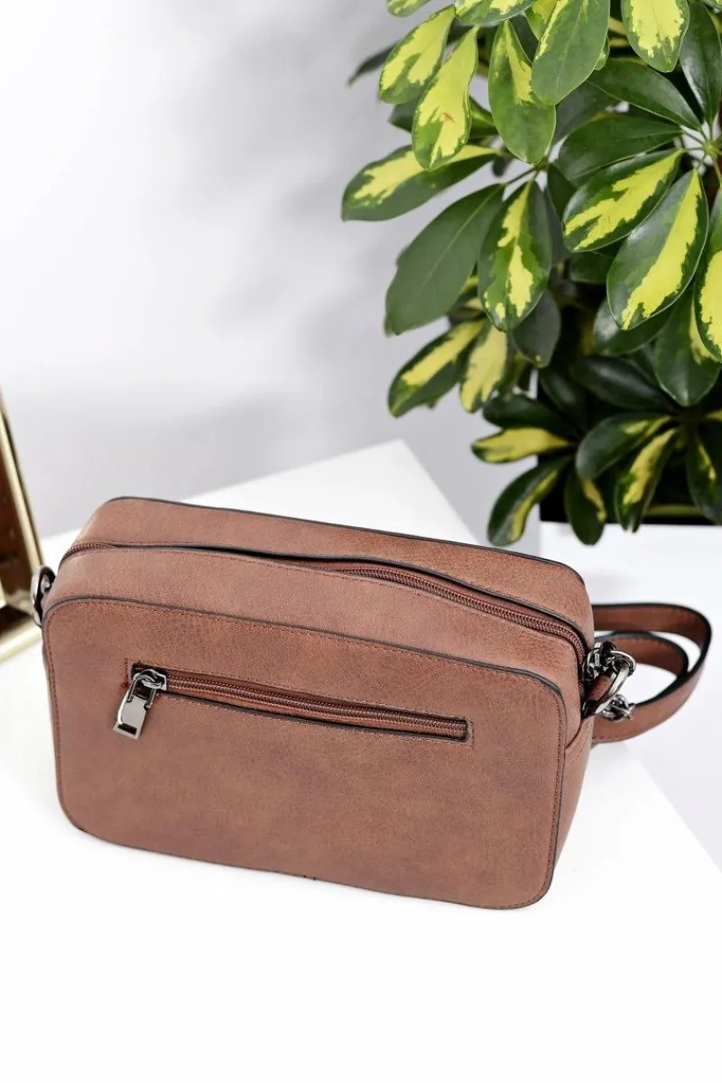 Sale Damska Torebka Brązowa Listonoszka z Ćwiekami Listonoszki