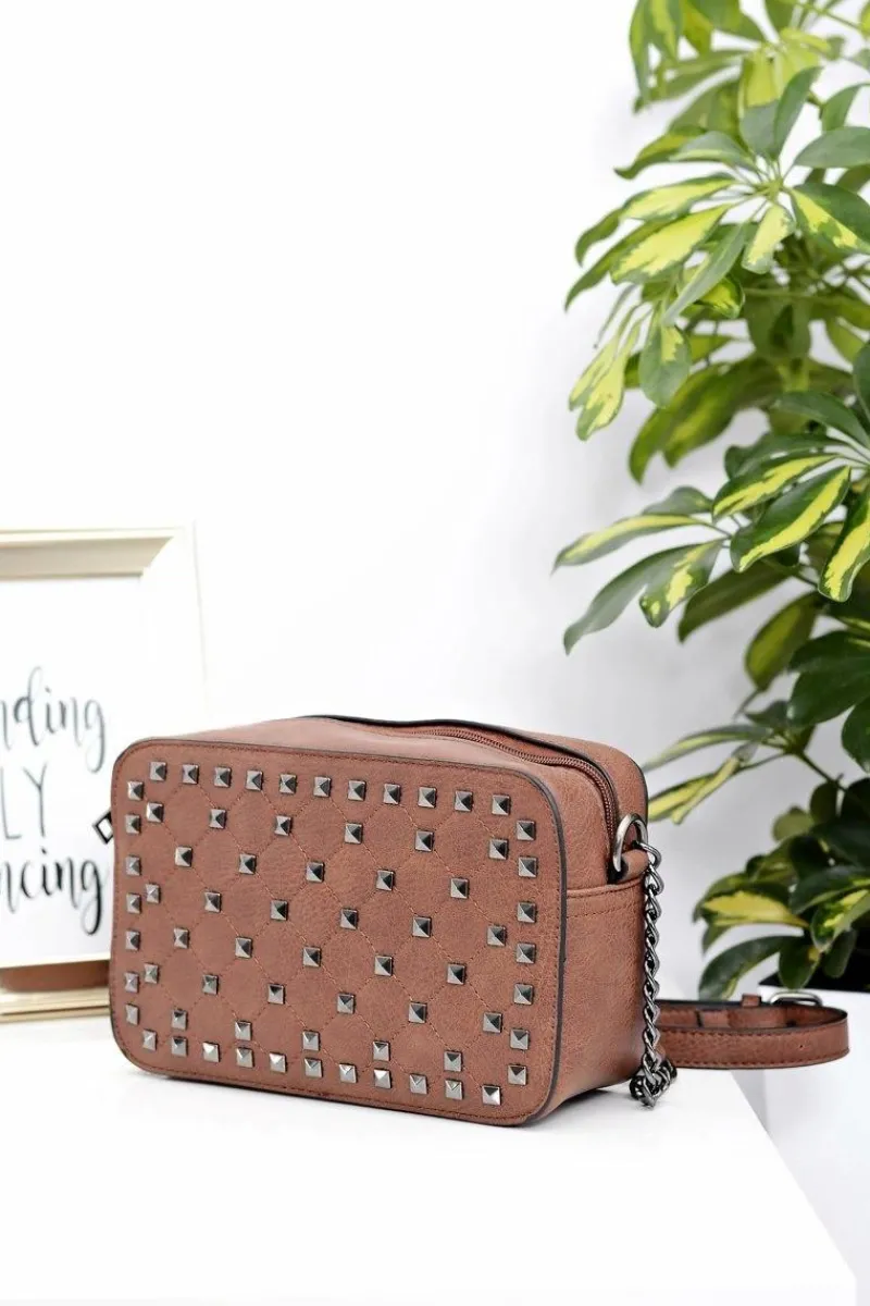 Sale Damska Torebka Brązowa Listonoszka z Ćwiekami Listonoszki