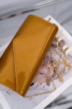 Outlet Boto Damska Torebka Musztardowa Lakierowana Kopertówka