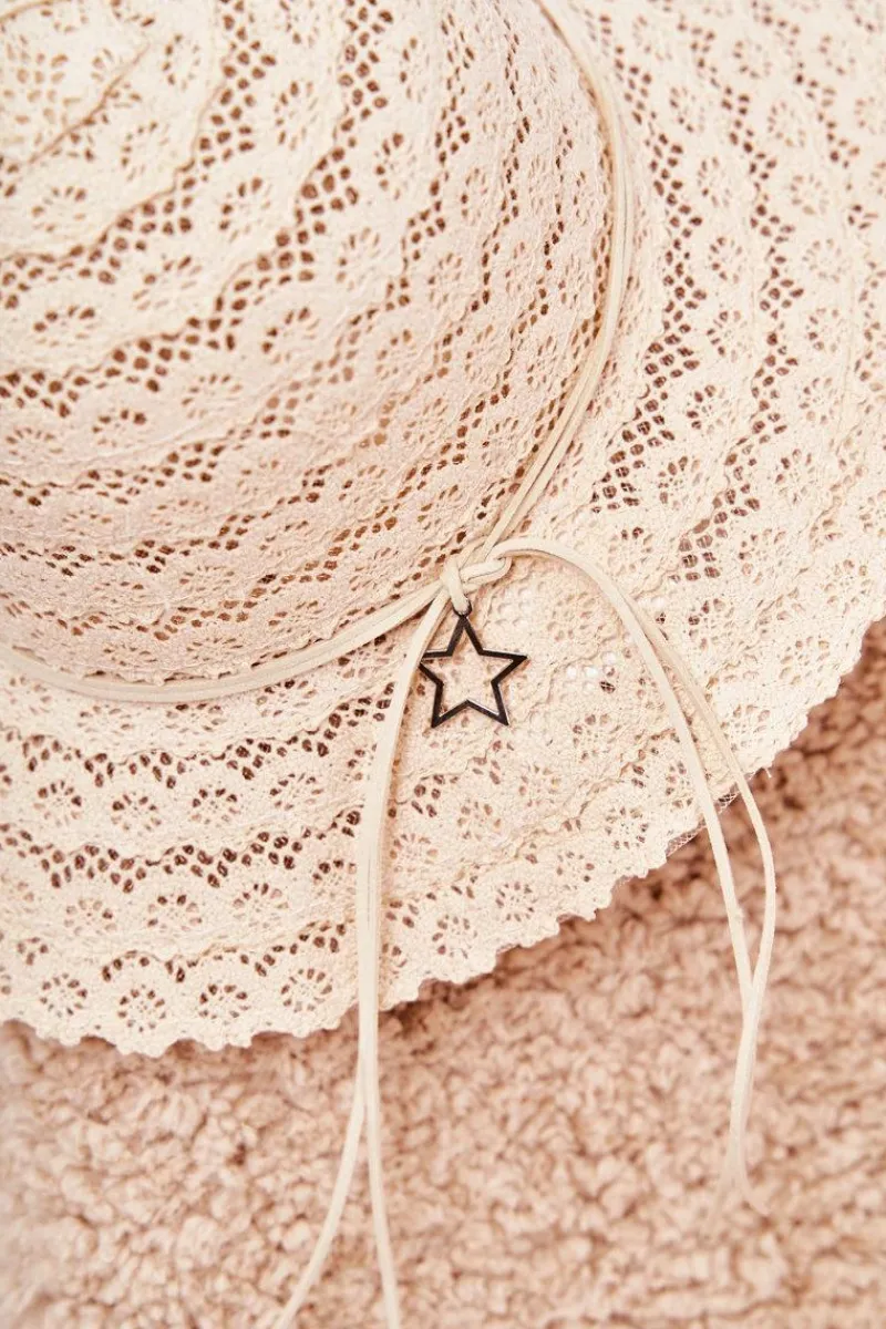 Discount Boto Damski Kapelusz Ażurowy Beżowy Mera