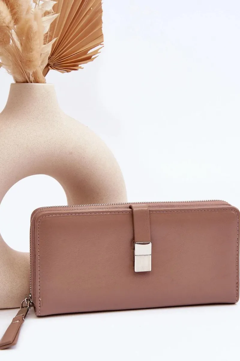 Damski Lakierowany Portfel Na Magnes Beżowy Bielia Portfele