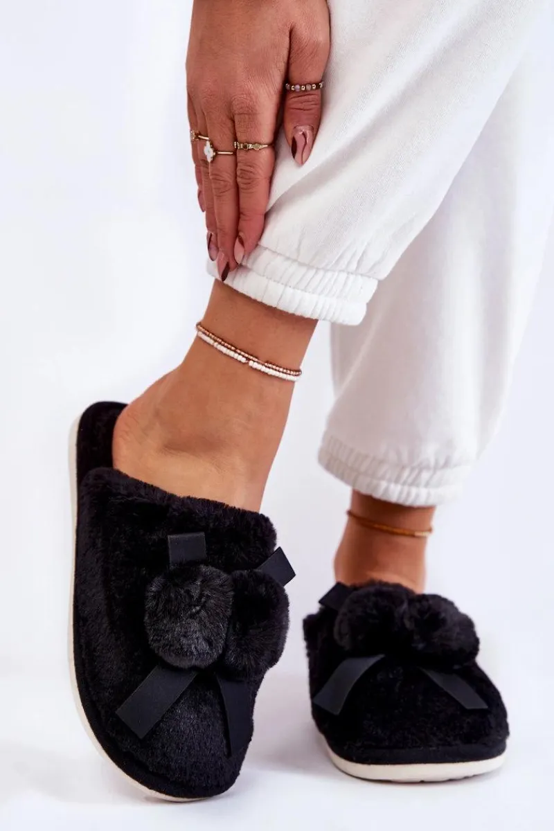 Kapcie Klasyczne>Boto Damskie Futrzane Papcie Z Pomponami Czarne Castello