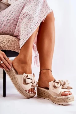 New Damskie Klapki Na Koturnie Z Kokardą Beżowe Tayla Damskie Klapki Na Koturnie|Klapki Na Obcasie