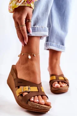 Klapki Na Koturnie|Klapki Na Obcasie>INBLU Damskie Klapki Na Koturnie EN000024 Brązowo-Żółte