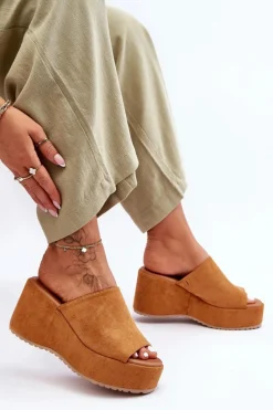 Damskie Klapki Na Masywnej Platformie Camel Martina Damskie Klapki Na Koturnie|Klapki Na Platformie