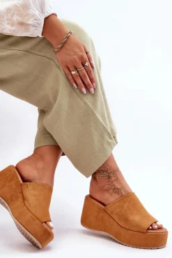 Damskie Klapki Na Masywnej Platformie Camel Martina Damskie Klapki Na Koturnie|Klapki Na Platformie