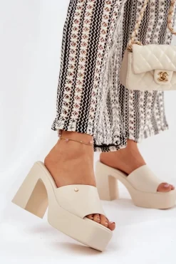 Online Boto Damskie Klapki Z Eko Skóry Na Słupku I Platformie Jasnobeżowe Tamirella Beżowy