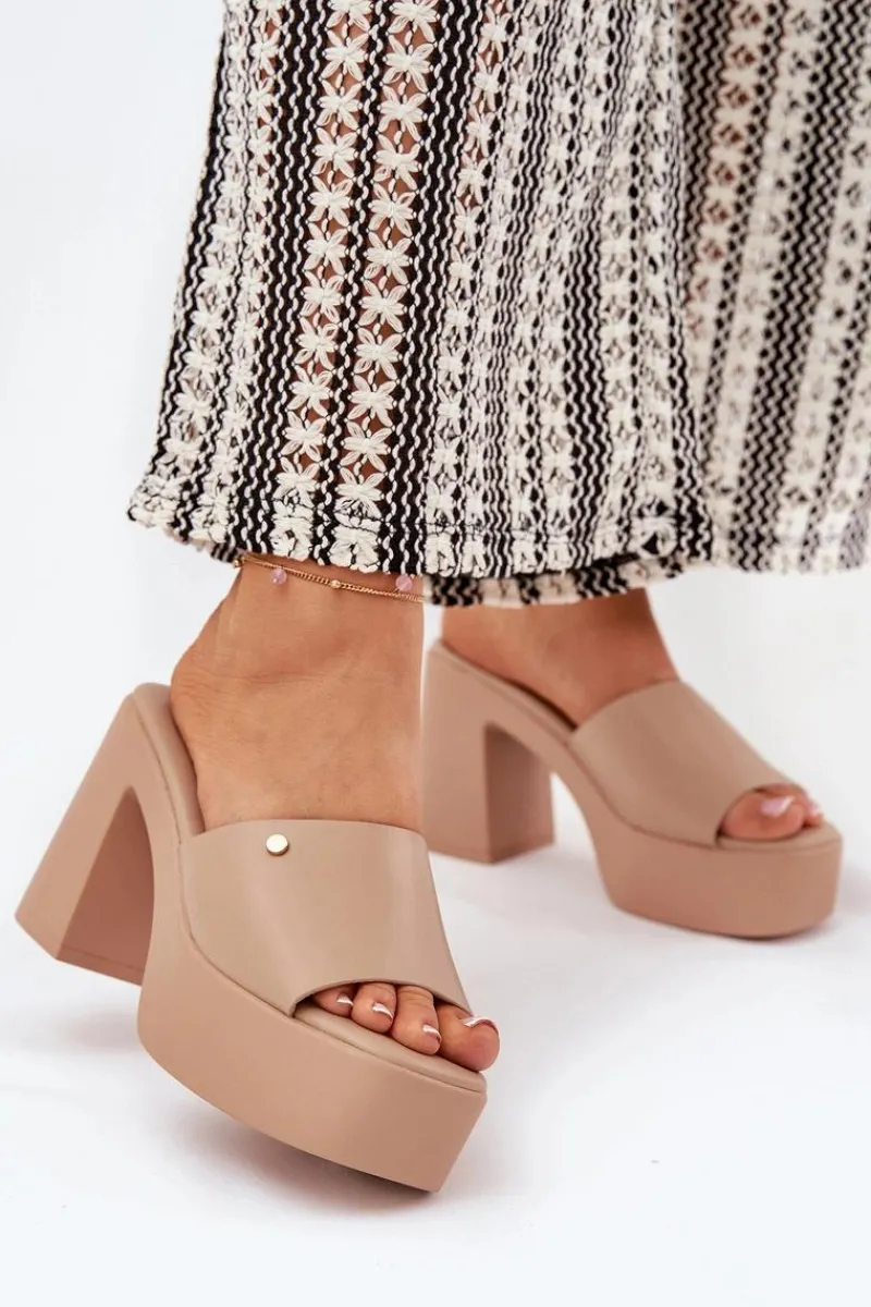 Klapki Na Obcasie|Klapki Damskie Klasyczne>Boto Damskie Klapki Z Eko Skóry Na Słupku I Platformie Khaki Tamirella Beżowy