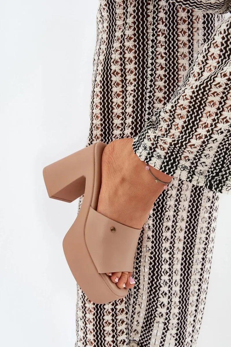 Klapki Na Obcasie|Klapki Damskie Klasyczne>Boto Damskie Klapki Z Eko Skóry Na Słupku I Platformie Khaki Tamirella Beżowy