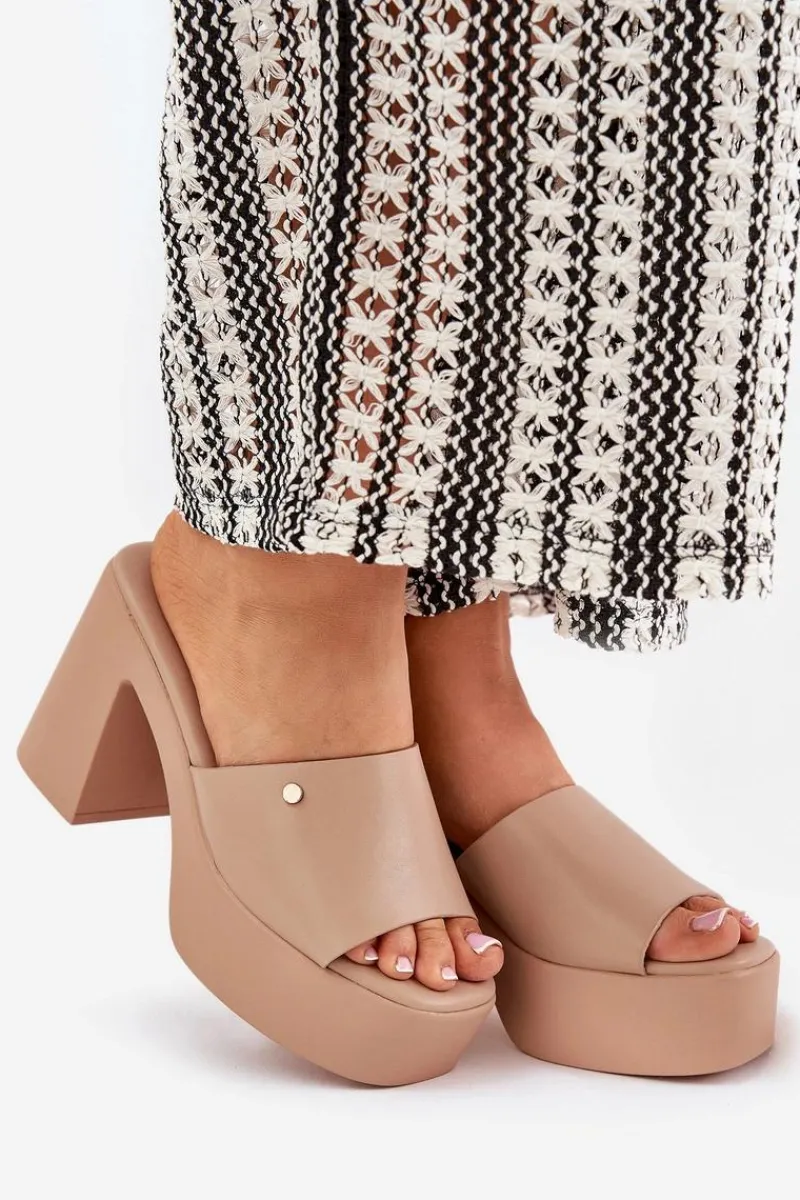 Klapki Na Obcasie|Klapki Damskie Klasyczne>Boto Damskie Klapki Z Eko Skóry Na Słupku I Platformie Khaki Tamirella Beżowy