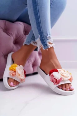 Best Boto Damskie Klapki Z Kwiatem Białe Della