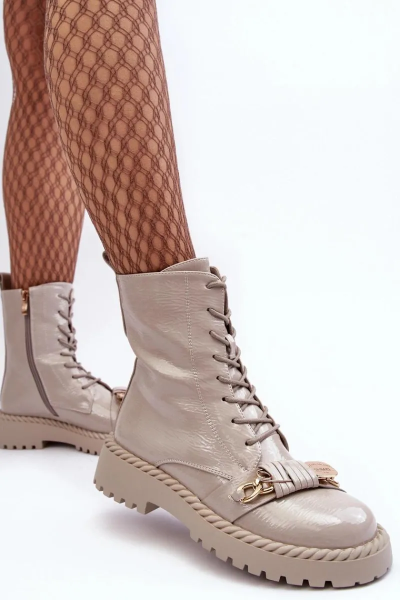 Sale Damskie Lakierowane Botki Workery Z Ozdobą D&A MR870-67 Jasnoszare Damskie Botki Ocieplane|Botki Sznurowane