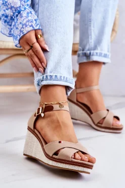 Discount Damskie Sandały Na Koturnie Ciemnobeżowe Veenus Damskie Sandały Na Koturnie